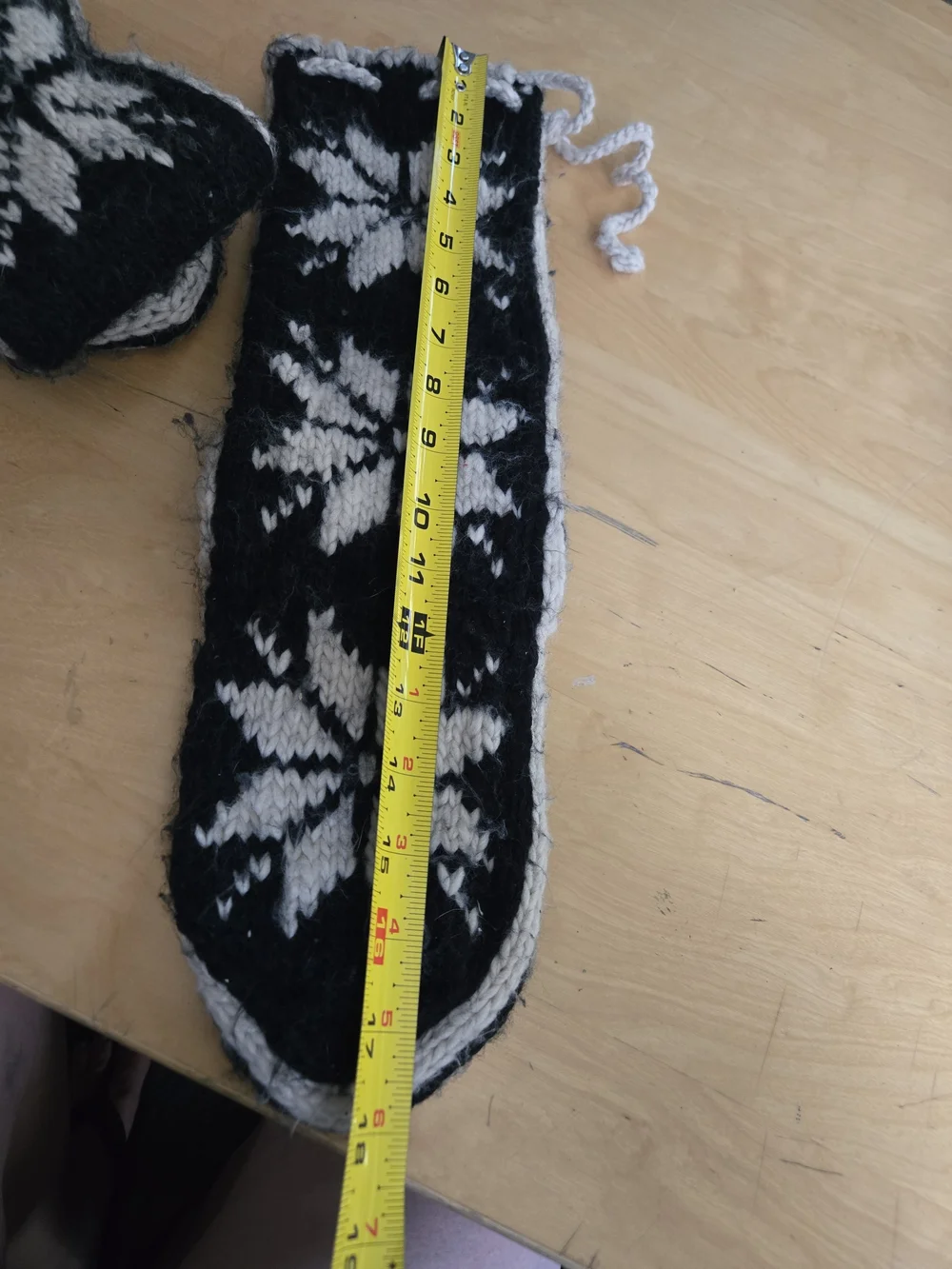 Vintage Woolrich Chalet Hand Knit Slipper Socks Black Snowflake Size Medium
